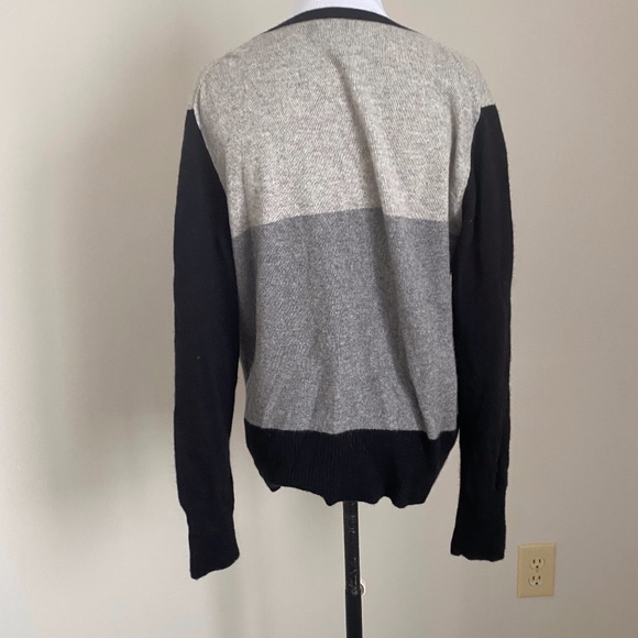 XL 100% CASHMERE Sweater Apt 9 gray and black... - Picture 2 of 6